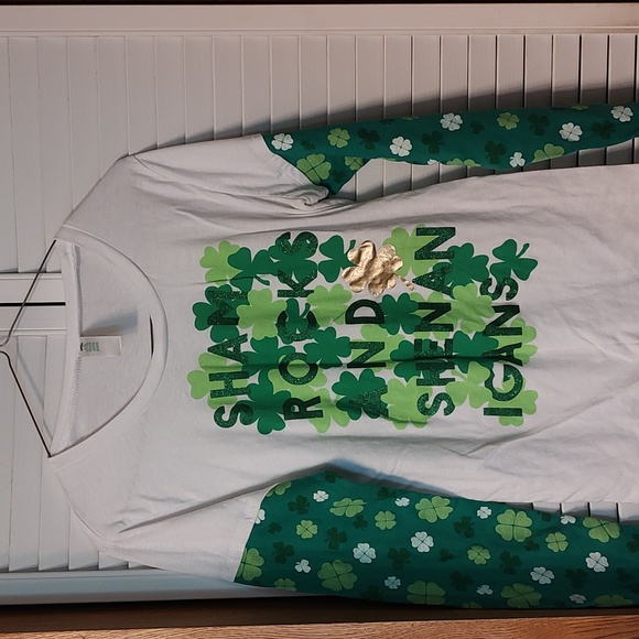 Tops - St Patty's top NWOT